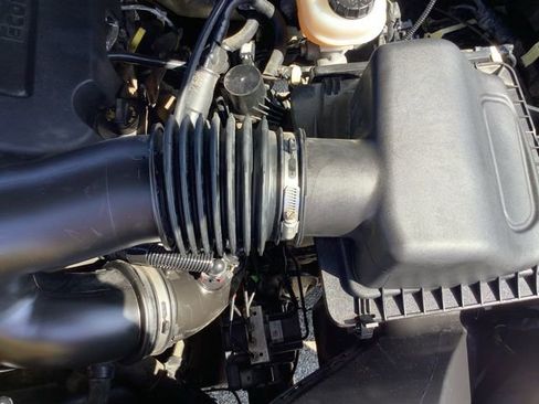 Used 2019 Ford F150 Lariat w/ Equipment Group 502A Luxury AWD/4WD image 33