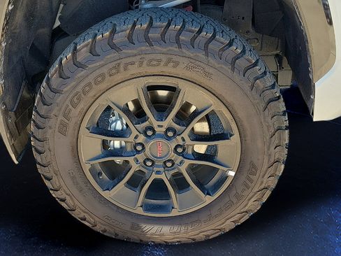 Used 2025 Toyota Tundra Platinum w/ TRD Off-Road Package AWD/4WD image 7