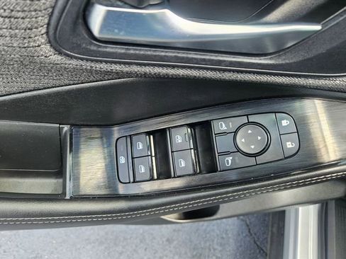 Used 2023 Nissan Rogue SV AWD/4WD image 16