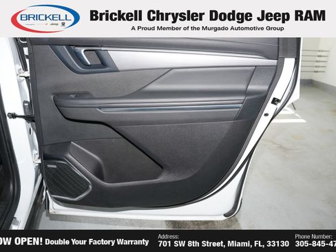 Used 2025 Buick Enclave Preferred FWD image 15