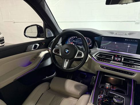 Used 2021 BMW X7 M50i w/ Dynamic Handling Package AWD/4WD image 29