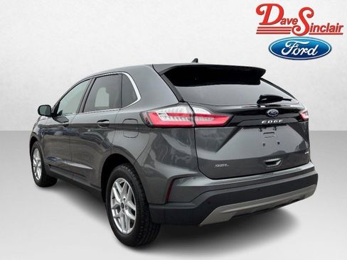 Used 2024 Ford Edge SEL w/ Convenience Package image 9