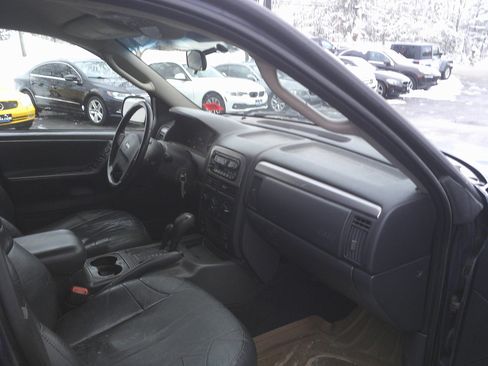 Used 2004 Jeep Grand Cherokee Laredo w/ Cold Weather Group image 9