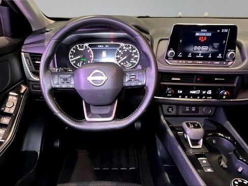 Used 2025 Nissan Rogue SV AWD/4WD image 9