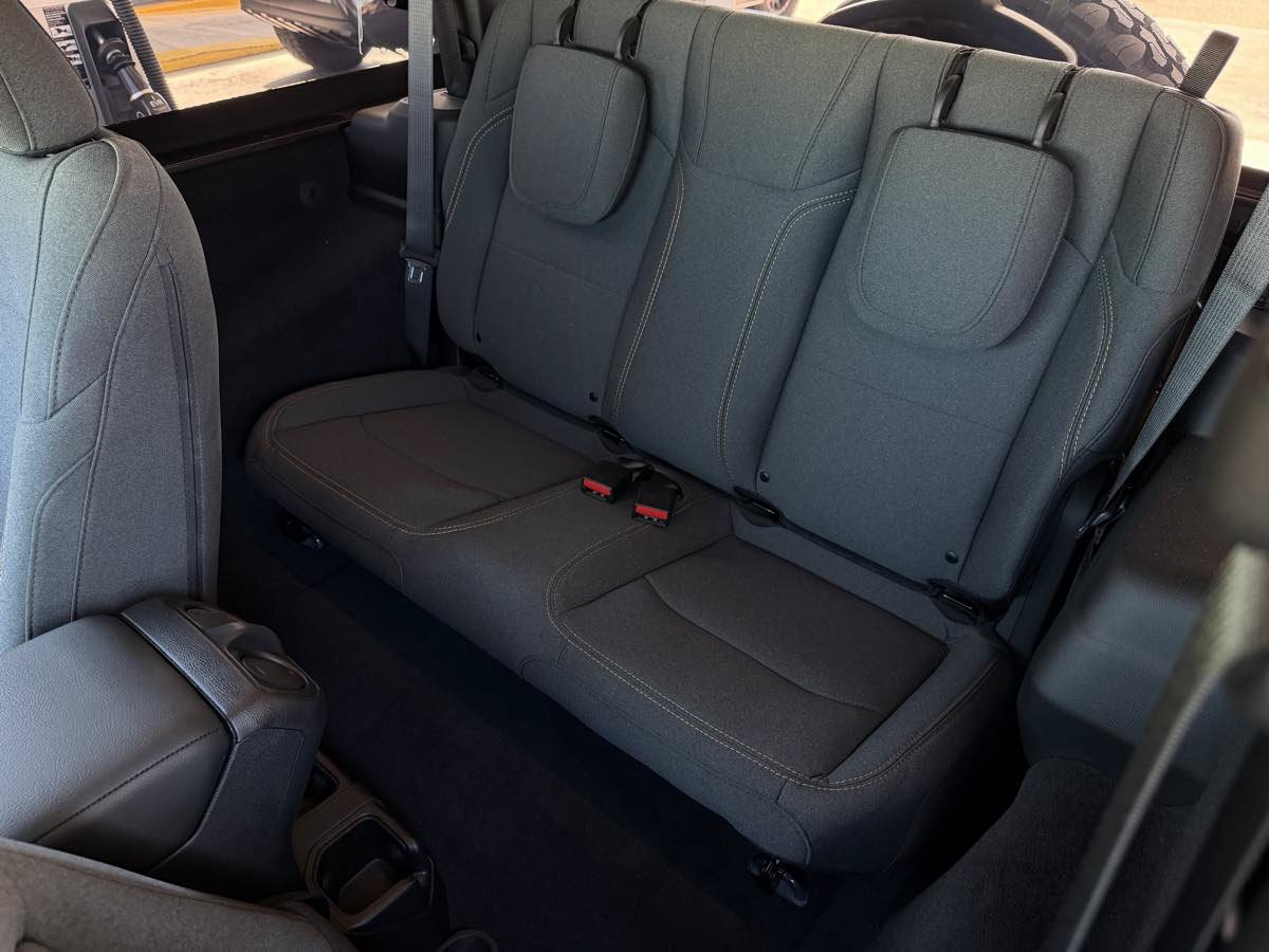 Used 2024 Jeep Wrangler Sport AWD/4WD image 19
