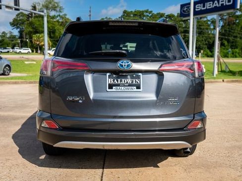 Used 2018 Toyota RAV4 XLE AWD/4WD image 5