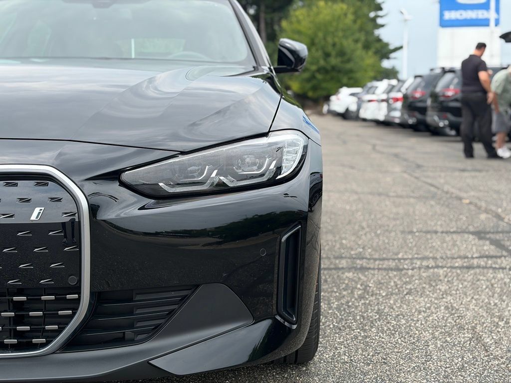 Certified 2023 BMW i4 eDrive40 w/ Premium Package RWD image 4