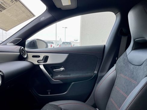 Used 2025 Mercedes-Benz CLA 250 4MATIC image 43
