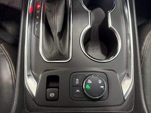 Used 2021 Chevrolet Traverse Premier w/ Redline Edition image 13