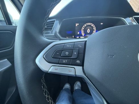 Used 2022 Volkswagen Tiguan SE image 22