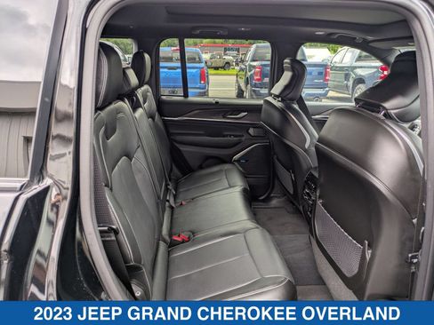 Used 2023 Jeep Grand Cherokee Overland w/ Luxury Tech Group IV AWD/4WD image 36