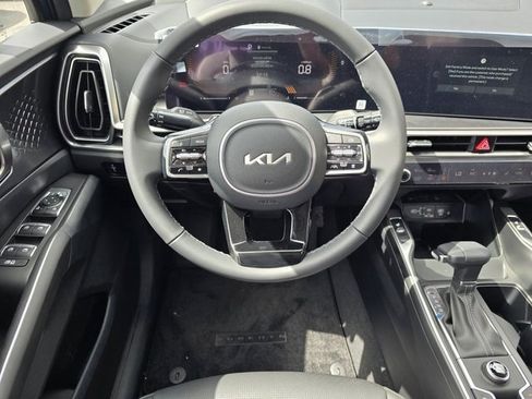 Used 2025 Kia Sorento S w/ Panoramic Sunroof Package image 16