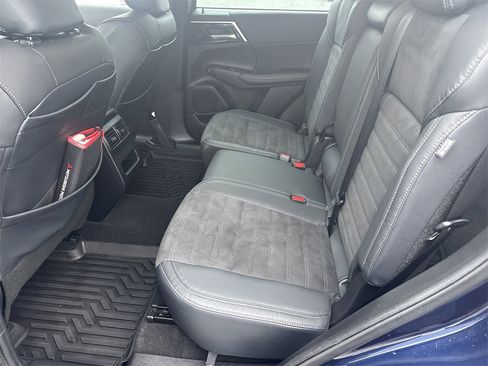 Used 2023 Mitsubishi Outlander SE image 20