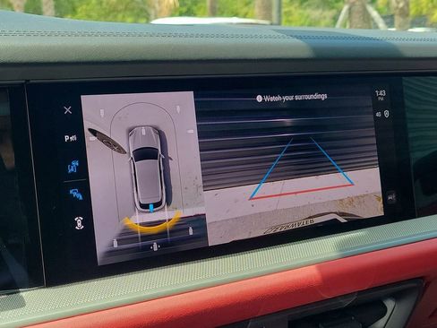 Certified 2025 Porsche Cayenne AWD/4WD image 30