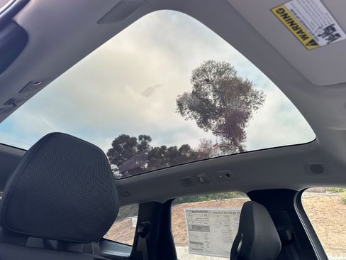 New 2025 Volvo EX90 Ultra image 15