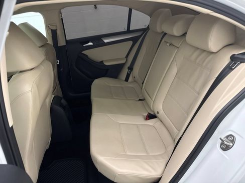 Used 2017 Volkswagen Jetta SE FWD image 29