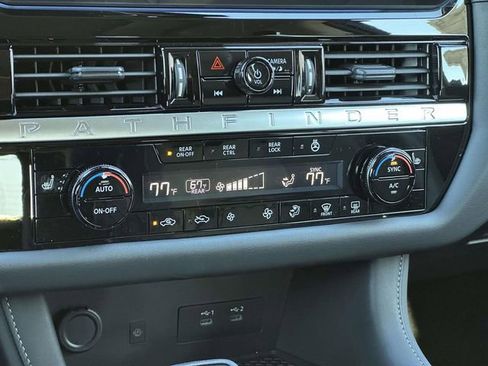 New 2026 Nissan Pathfinder SL image 22