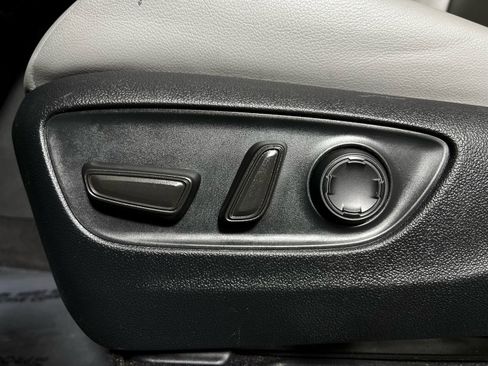 Used 2025 Toyota Sienna XLE w/ XLE Plus Package image 15