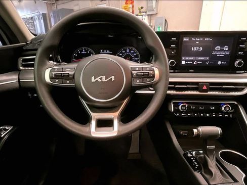 Used 2023 Kia K5 LXS FWD image 4