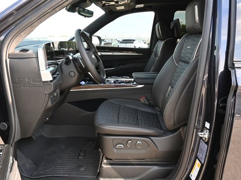 New 2025 Cadillac Escalade Sport Platinum w/ LPO, ONYX Package image 17