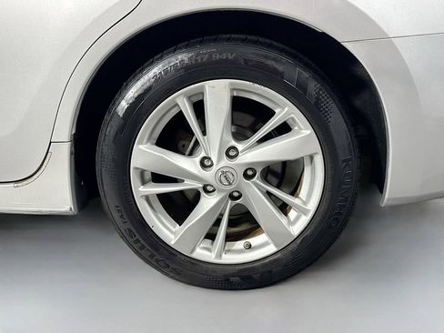 Used 2013 Nissan Altima 2.5 SV FWD image 32