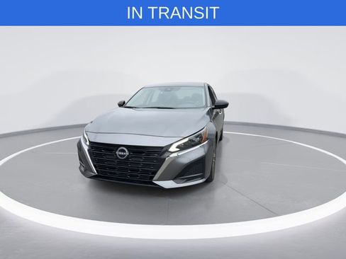 Used 2024 Nissan Altima 2.5 SV FWD image 3