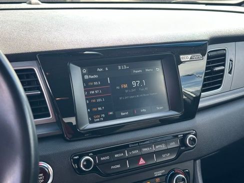 Used 2018 Kia Niro LX FWD image 8