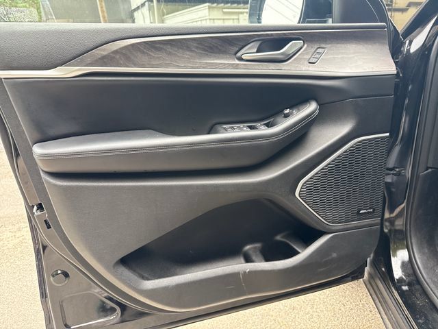 Used 2023 Jeep Grand Cherokee 4WD 4xe image 15