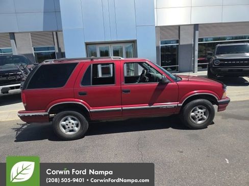 Used 1997 Chevrolet Blazer LS w/ Preferred Equipment Group AWD/4WD image 8