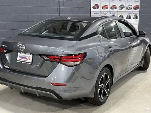Used 2025 Nissan Sentra SV FWD image 8