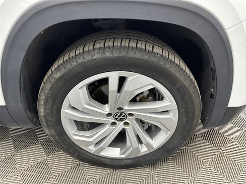 Used 2021 Volkswagen Atlas SE w/ Panoramic Sunroof Package image 13