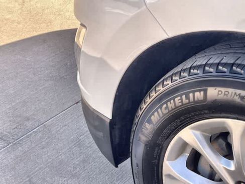 Used 2018 Chevrolet Equinox LT FWD image 23