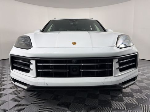 Certified 2024 Porsche Cayenne AWD/4WD image 6