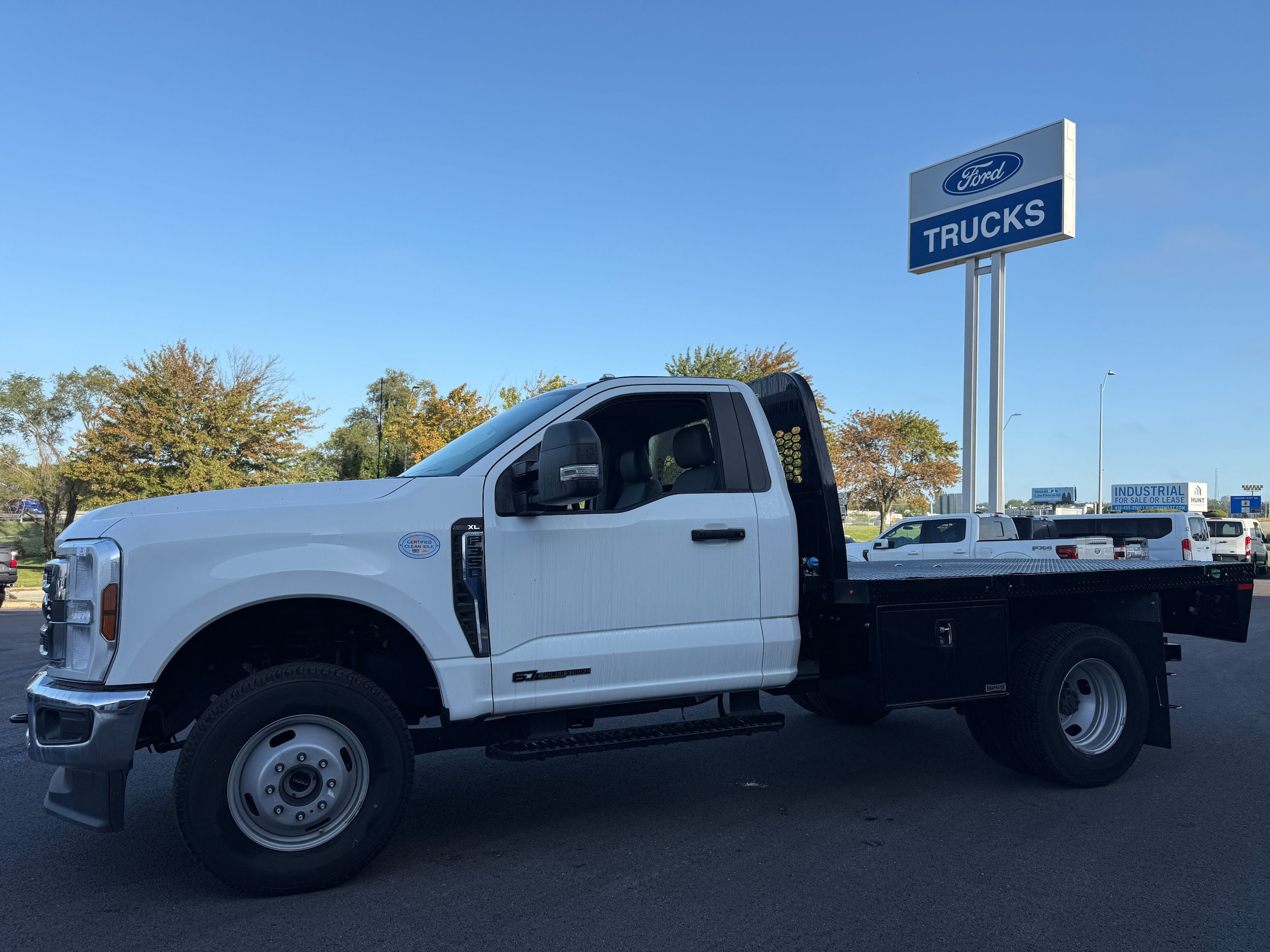 New 2025 Ford F350 4x4 Regular Cab DRW Super Duty image 4