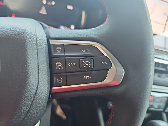 Used 2025 Jeep Compass Trailhawk w/ Trailhawk Elite Group AWD/4WD image 16