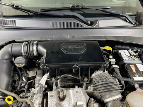 Used 2023 Jeep Compass Latitude w/ Sun and Sound Group AWD/4WD image 30