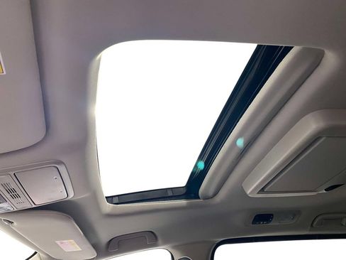 New 2026 Honda Odyssey Touring image 17