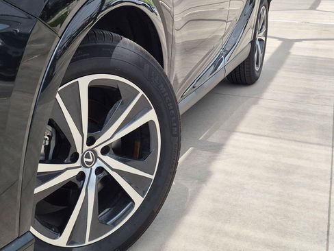 Used 2025 Lexus RX 350 Premium w/ Convenience Package FWD image 2