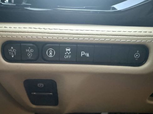 Used 2023 Acura MDX SH-AWD w/ Advance Package image 36