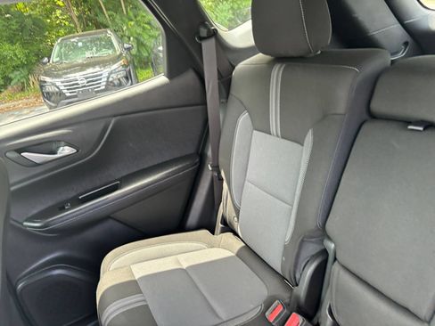 Used 2025 Chevrolet Blazer LT FWD image 36