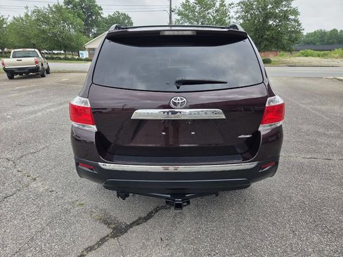 Used 2013 Toyota Highlander SE AWD/4WD image 4