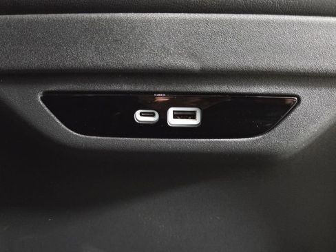 New 2025 Chrysler Pacifica Select w/ Fav Edition Package FWD image 34