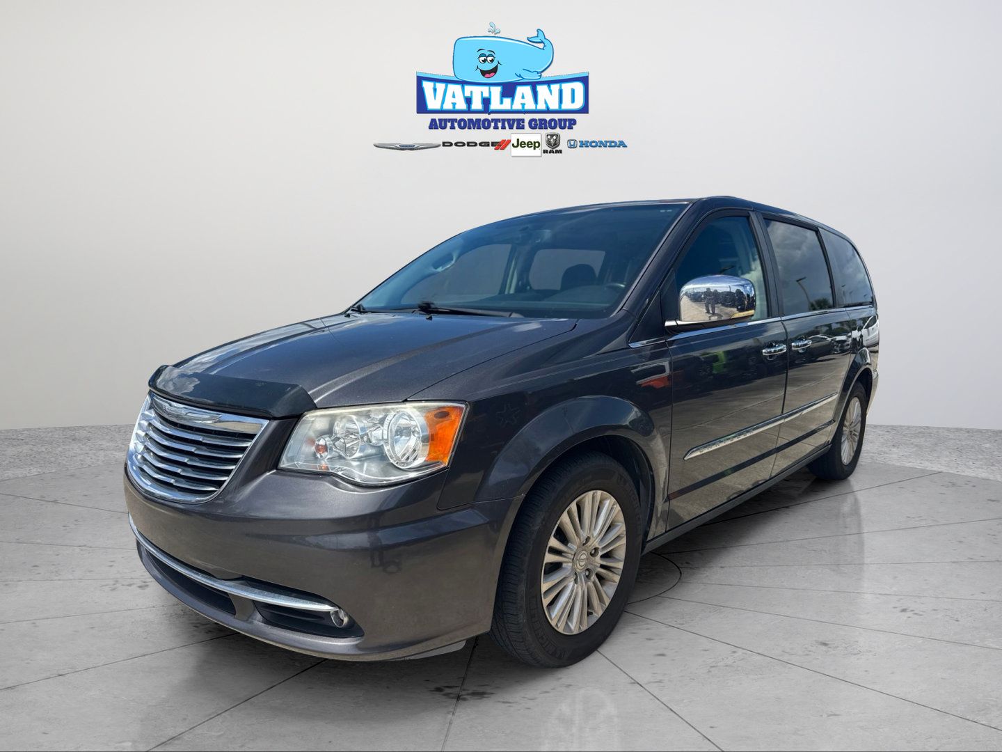 Certified 2016 Chrysler Town & Country Limited FWD image 22