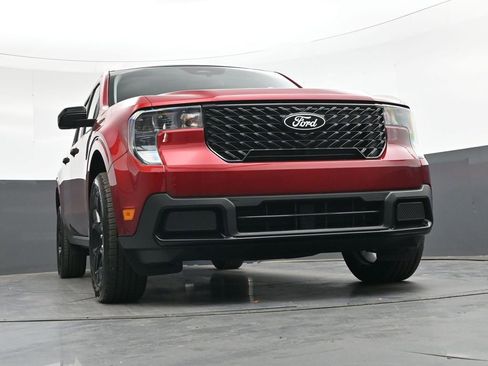 Used 2025 Ford Maverick XLT w/ Equipment Group 301A AWD/4WD image 46