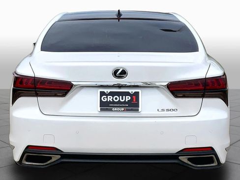 Used 2022 Lexus LS 500 w/ Interior Upgrade Package RWD image 4