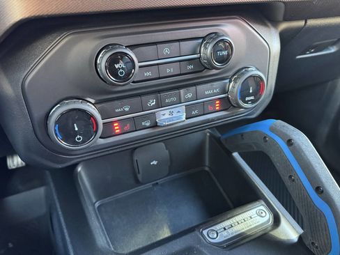 Used 2022 Ford Bronco Outer Banks w/ Sasquatch Package image 13