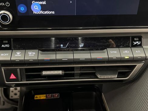 Used 2025 Toyota Camry SE image 45