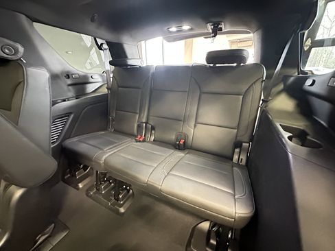 Used 2022 Chevrolet Tahoe LT w/ LT Signature Package image 34