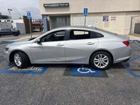 Used 2018 Chevrolet Malibu LT FWD image 8
