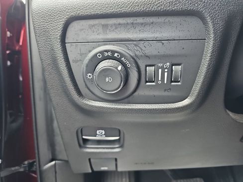 Used 2022 Jeep Grand Cherokee L Limited image 31